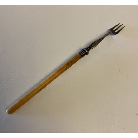 Victorian Antique Pickle Fork Twist Polished Bovine Bone Handle READ - Picture 10 of 10